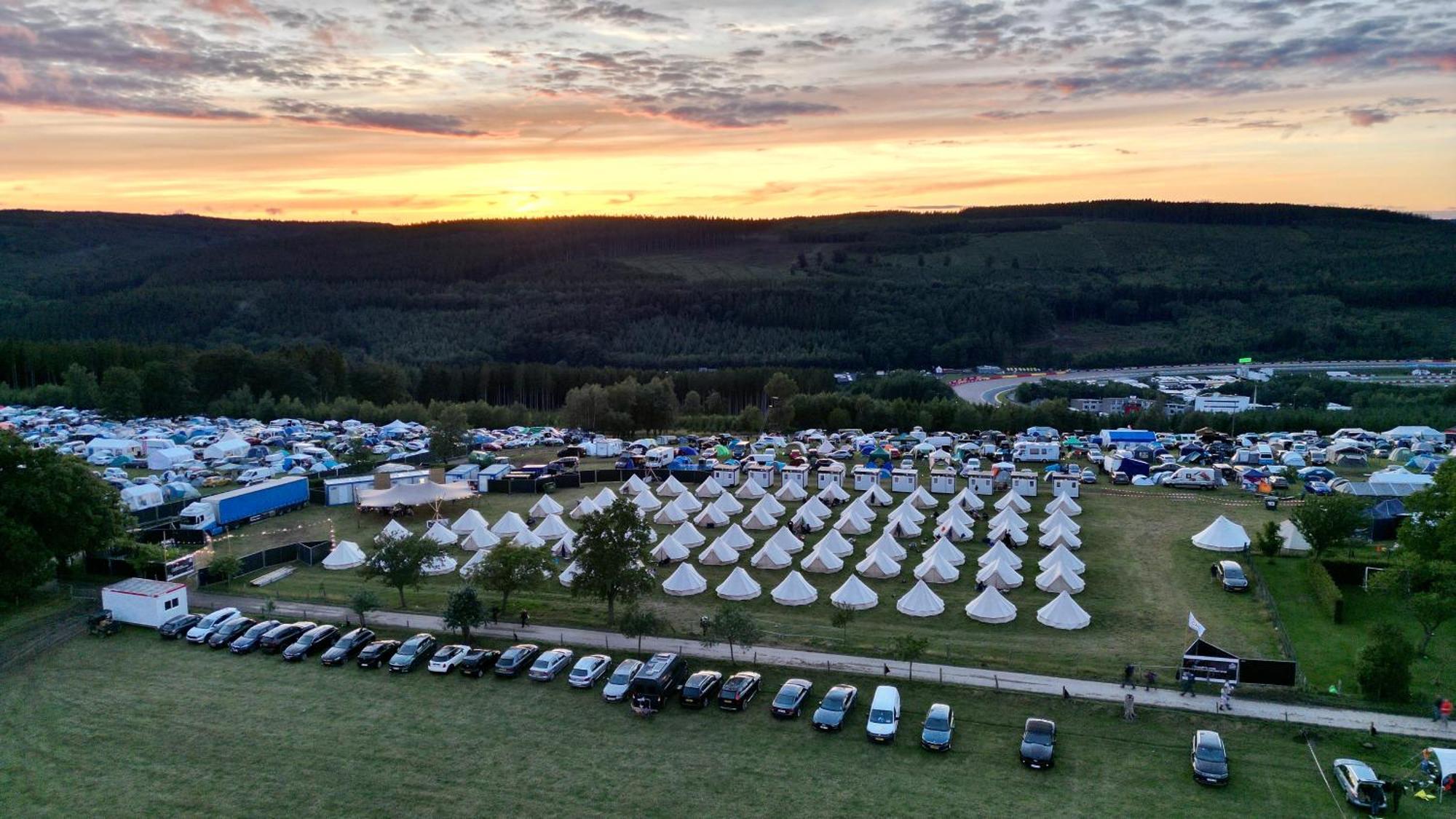 Grandprixcamp Closest To The Track Including Track View Stavelot Eksteriør bilde